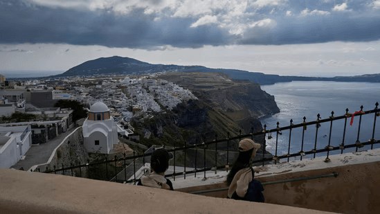 “5 Major Reasons Why Earthquakes Are Shaking Santorini: What’s Happening?”
